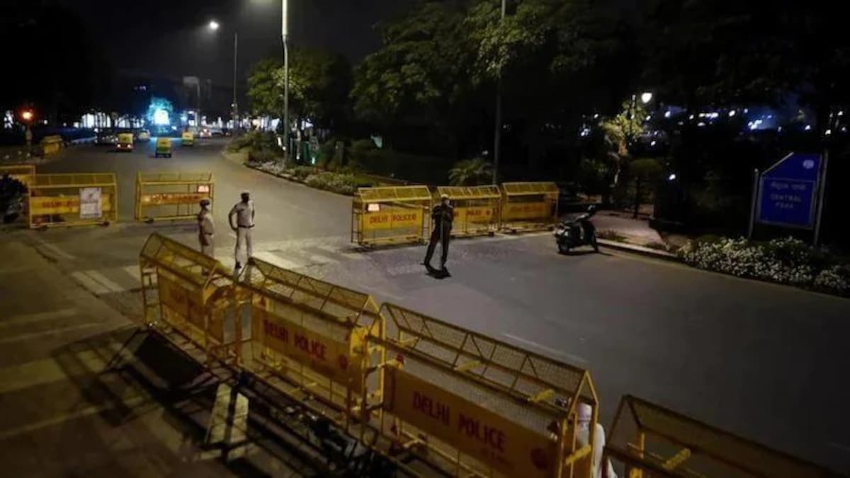 delhi curfew